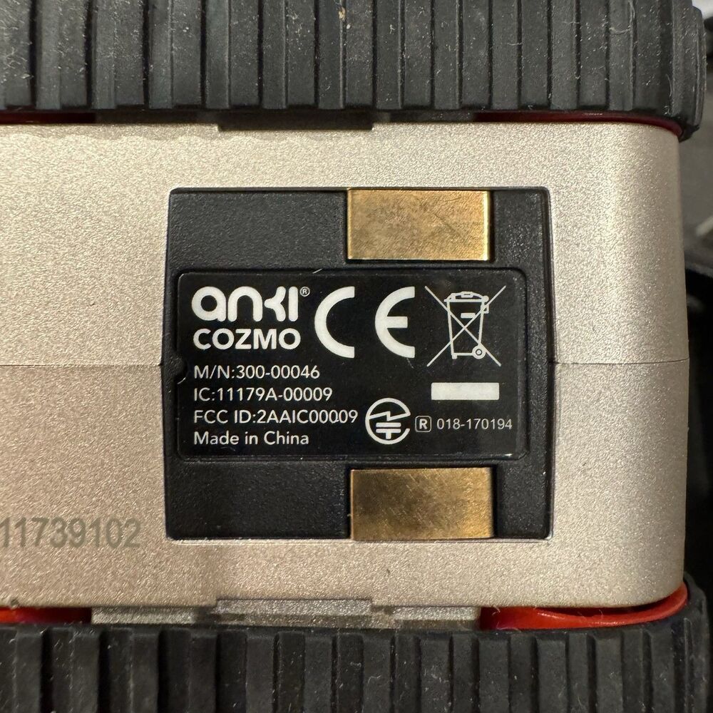 Anki Cozmo Robot Toy With 3 Cubes And Charging Station 300-00046 - Picture 11 of 12